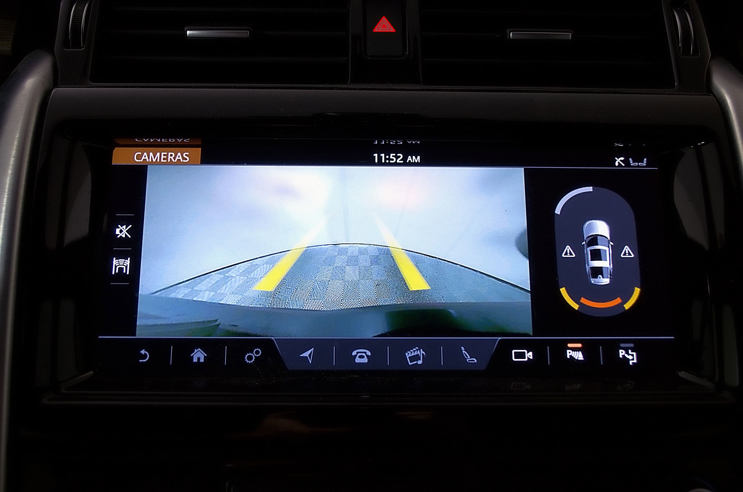 Used 2020 Land Rover Discovery HSE AWD/4WD image 30