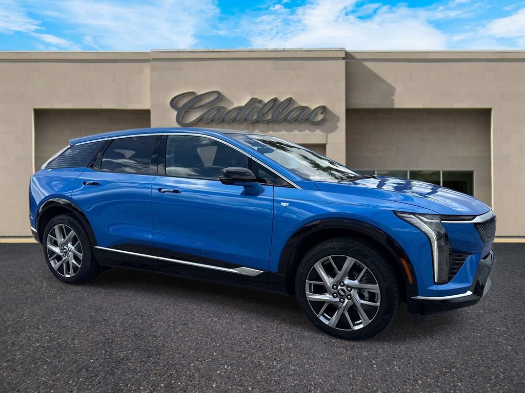 New 2025 Cadillac Optiq Luxury 2 AWD/4WD image 1