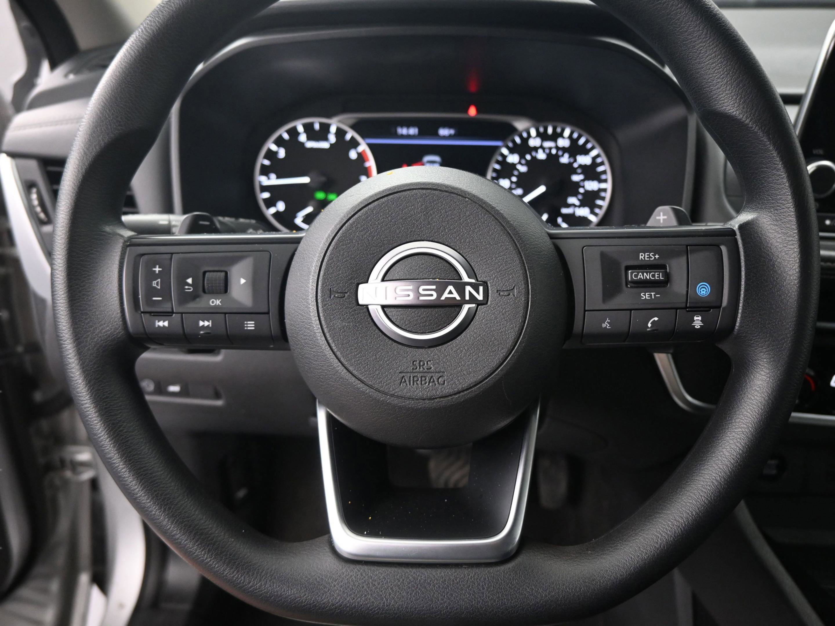 Used 2024 Nissan Rogue SV image 27