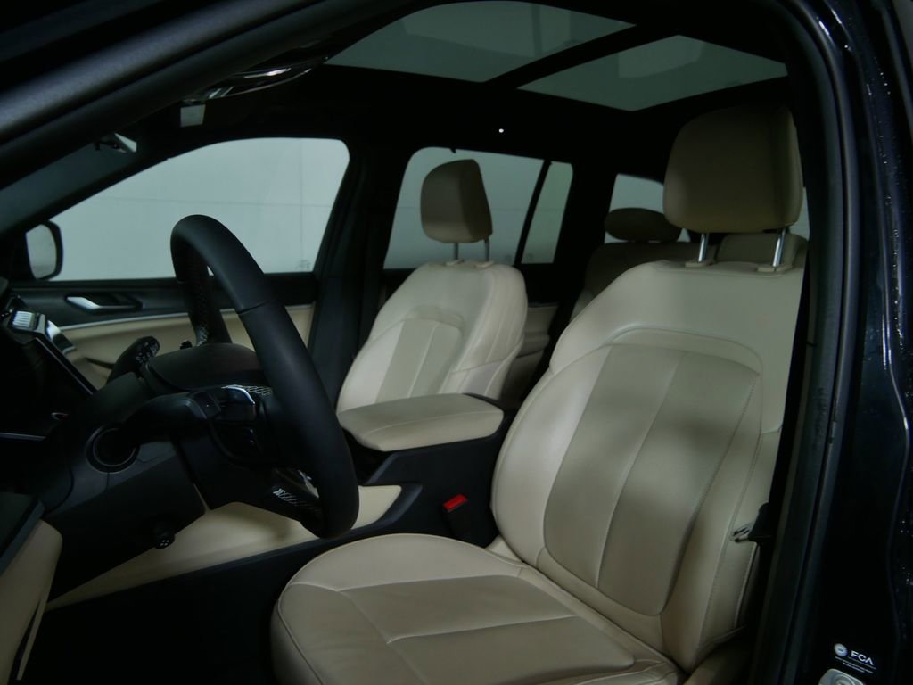 Used 2024 Jeep Grand Cherokee Limited 4xe w/ Luxury Tech Group II image 11