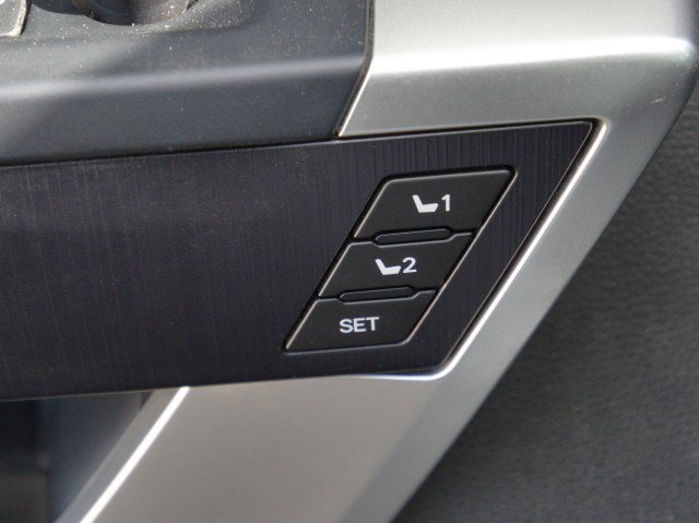 Used 2023 Toyota Tundra Platinum AWD/4WD image 14