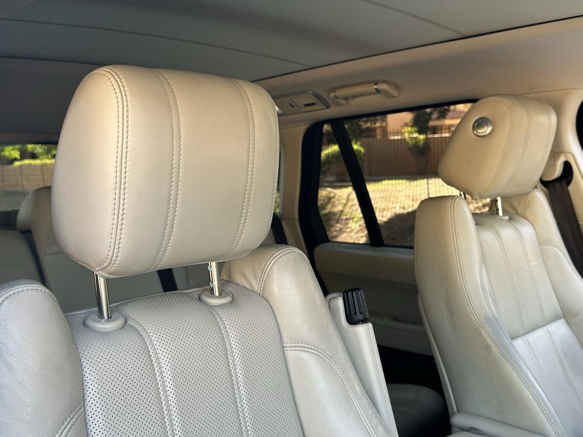 Used 2014 Land Rover Range Rover HSE image 14