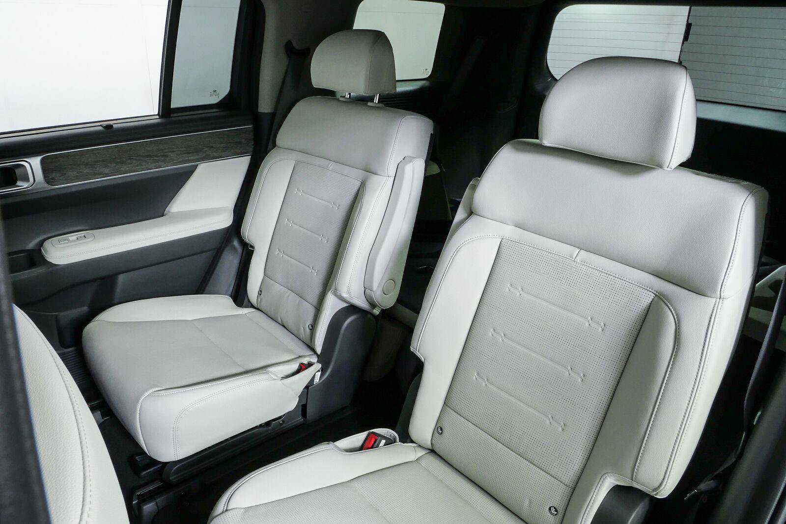 New 2026 Hyundai Santa Fe Limited FWD image 19
