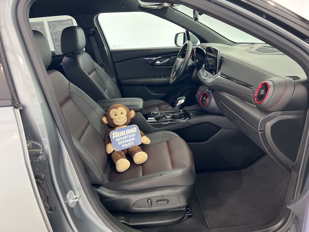 Used 2025 Chevrolet Blazer RS image 25