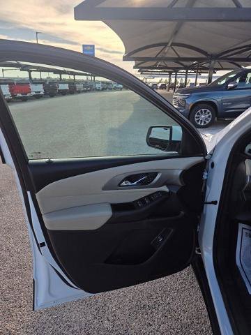 Used 2023 Chevrolet Traverse LT image 10