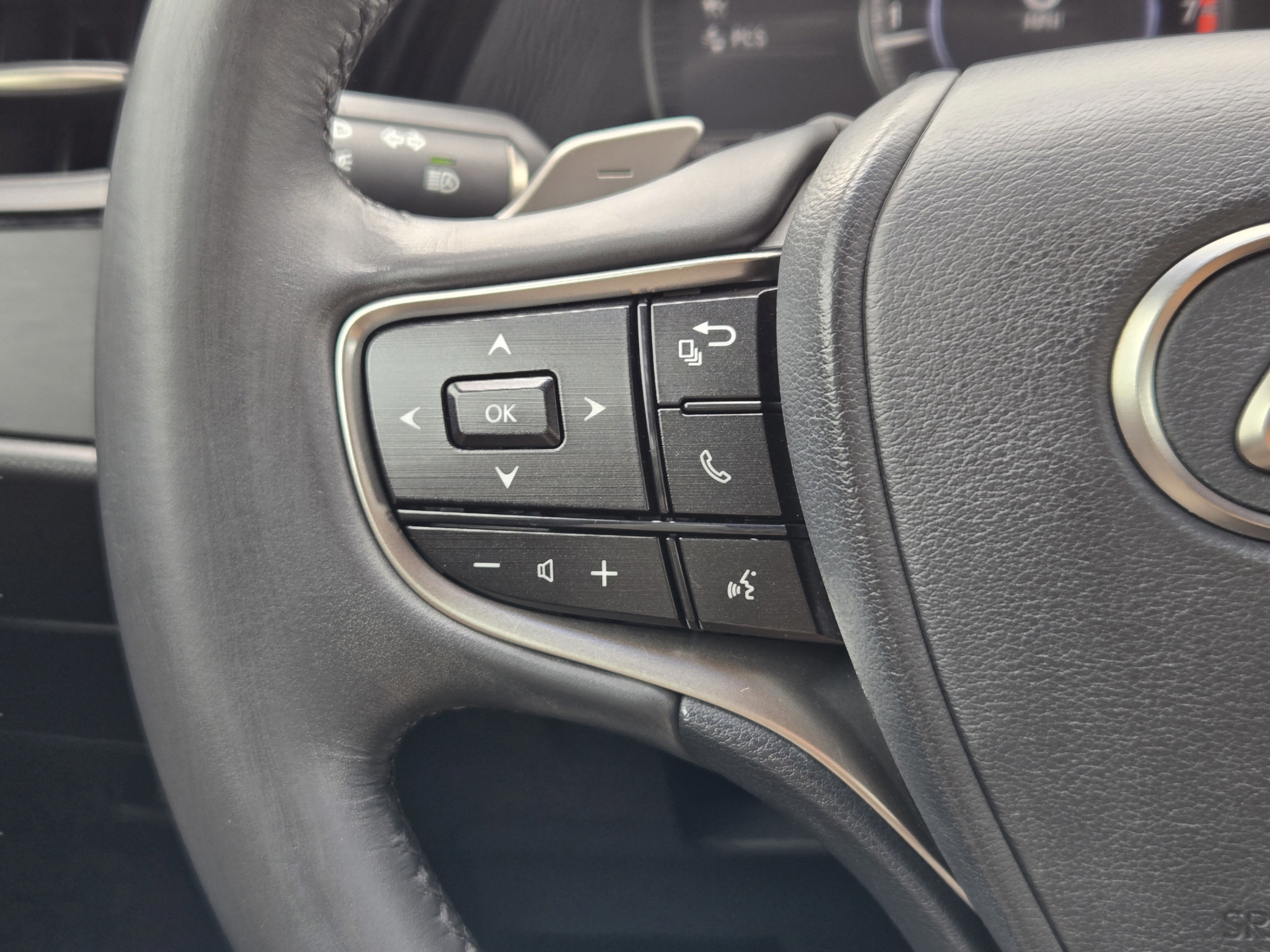 Used 2023 Lexus ES 350 w/ Accessory Package (Z2) FWD image 24
