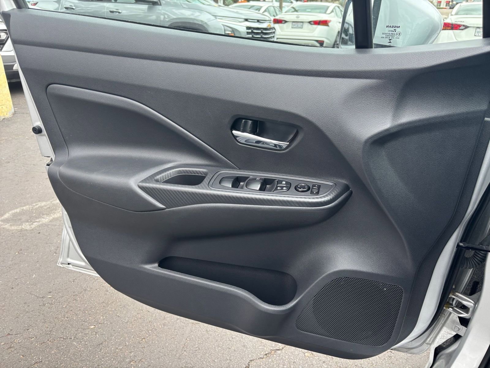 Used 2025 Nissan Versa SV FWD image 18
