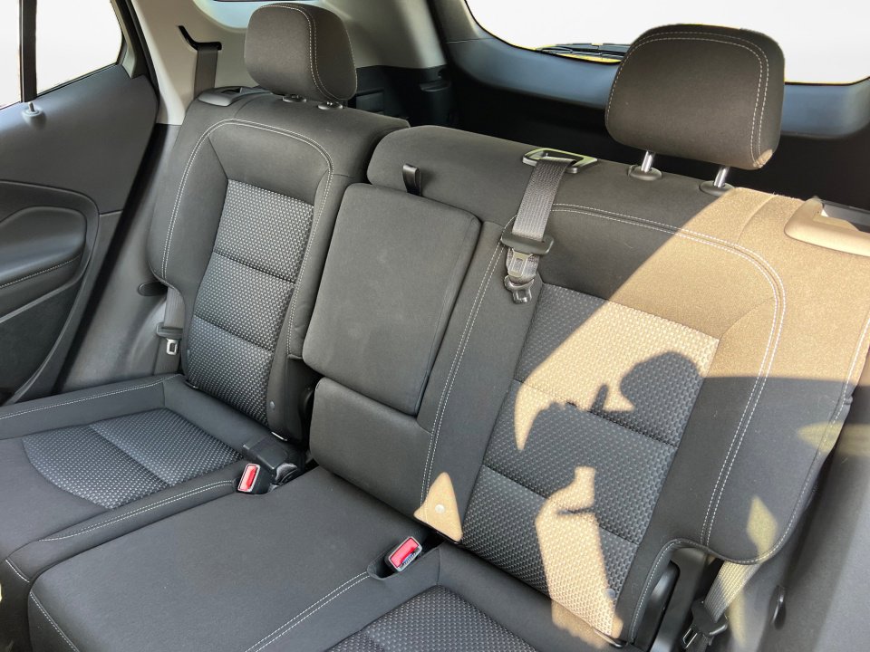 Used 2024 GMC Terrain SLE w/ Driver Convenience Package FWD image 12