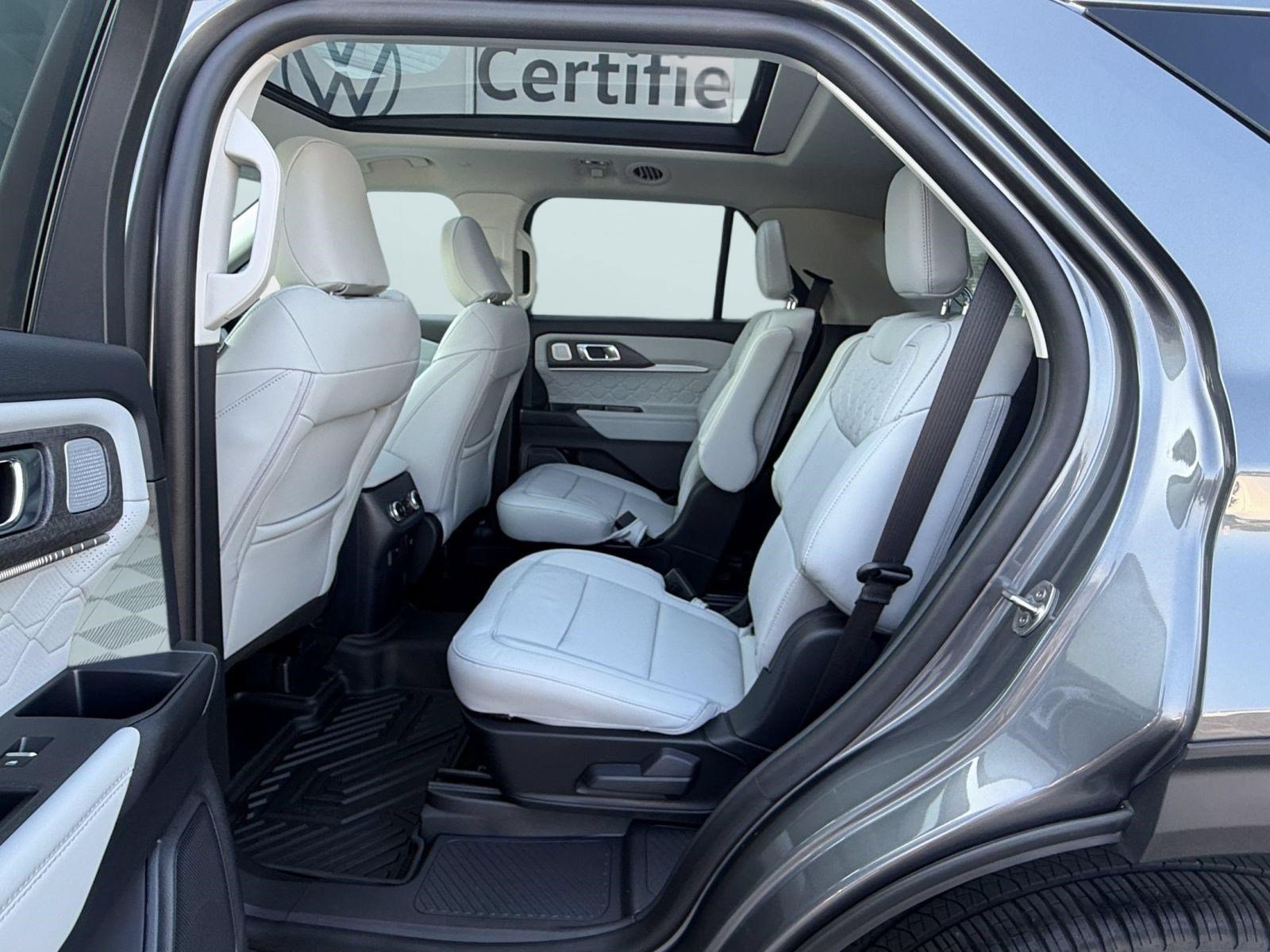 Used 2026 Ford Explorer Platinum w/ LUX Leather Package AWD/4WD image 21