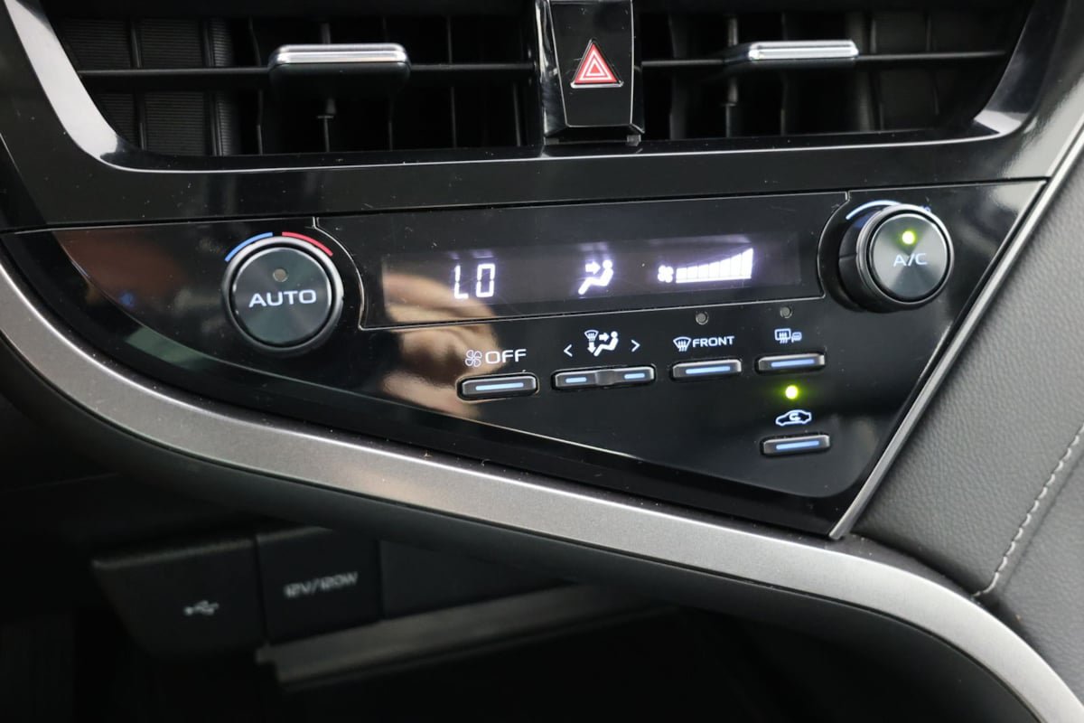 Used 2024 Toyota Camry SE FWD image 26