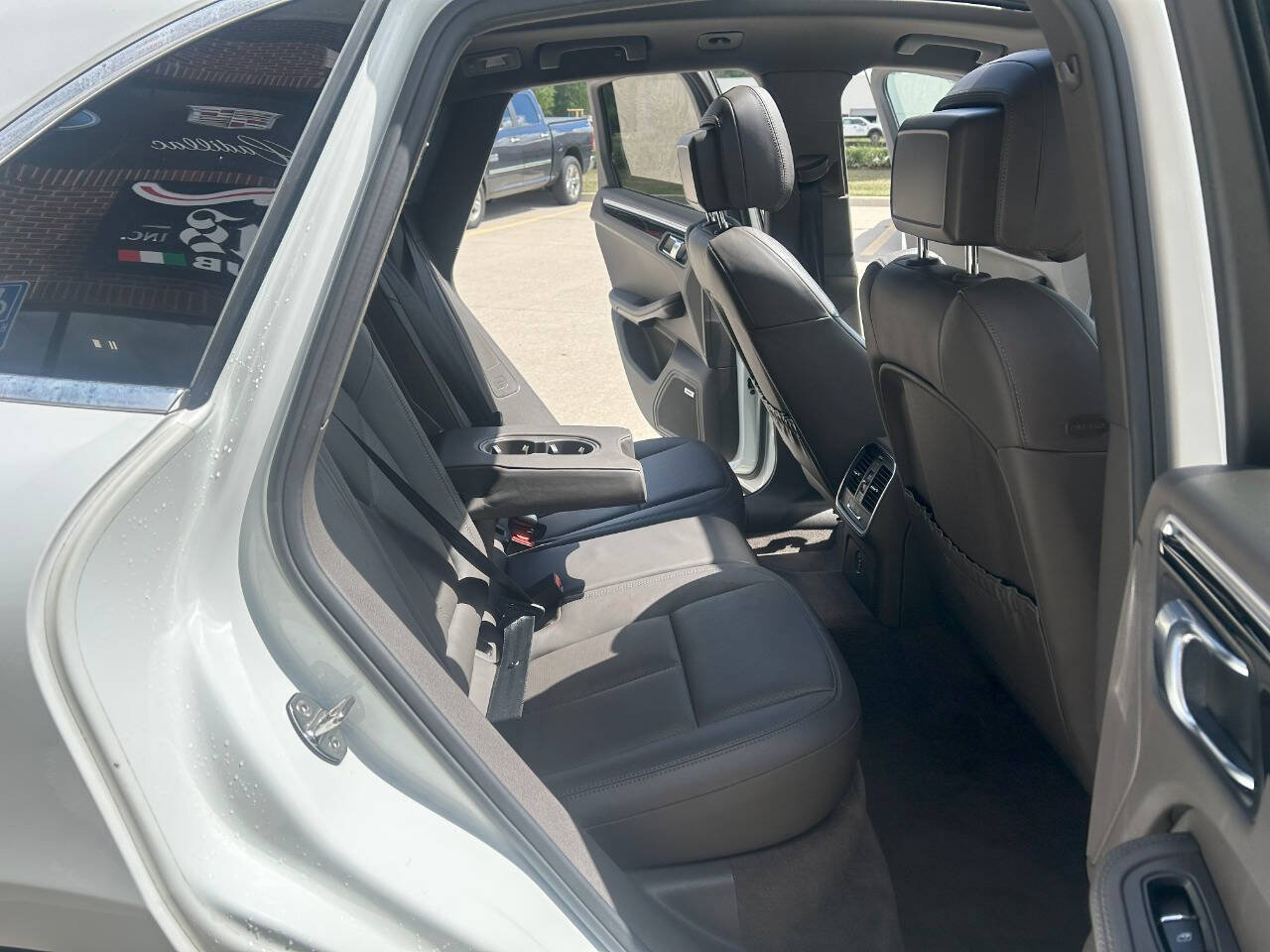 Used 2017 Porsche Macan S image 30