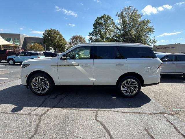 New 2025 Lincoln Navigator Reserve image 3