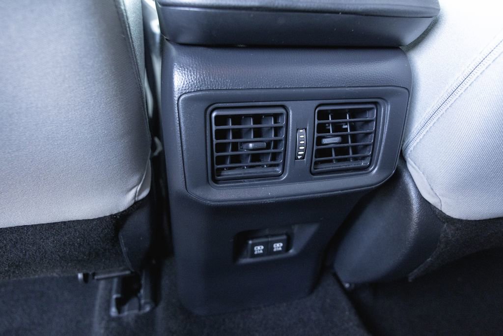 Used 2021 Toyota RAV4 XLE w/ Carpet Mat Package (TMS) image 28