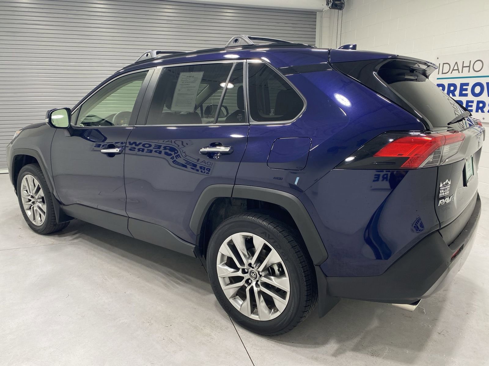 Used 2019 Toyota RAV4 Limited w/ Cold Weather Package AWD/4WD image 6