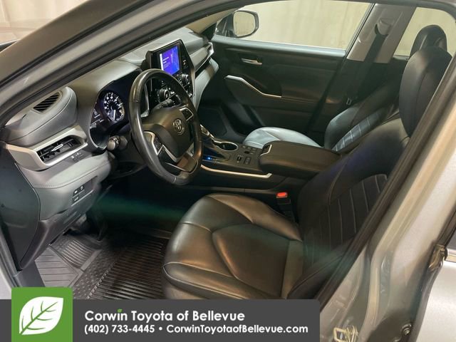 Used 2023 Toyota Highlander XLE image 12