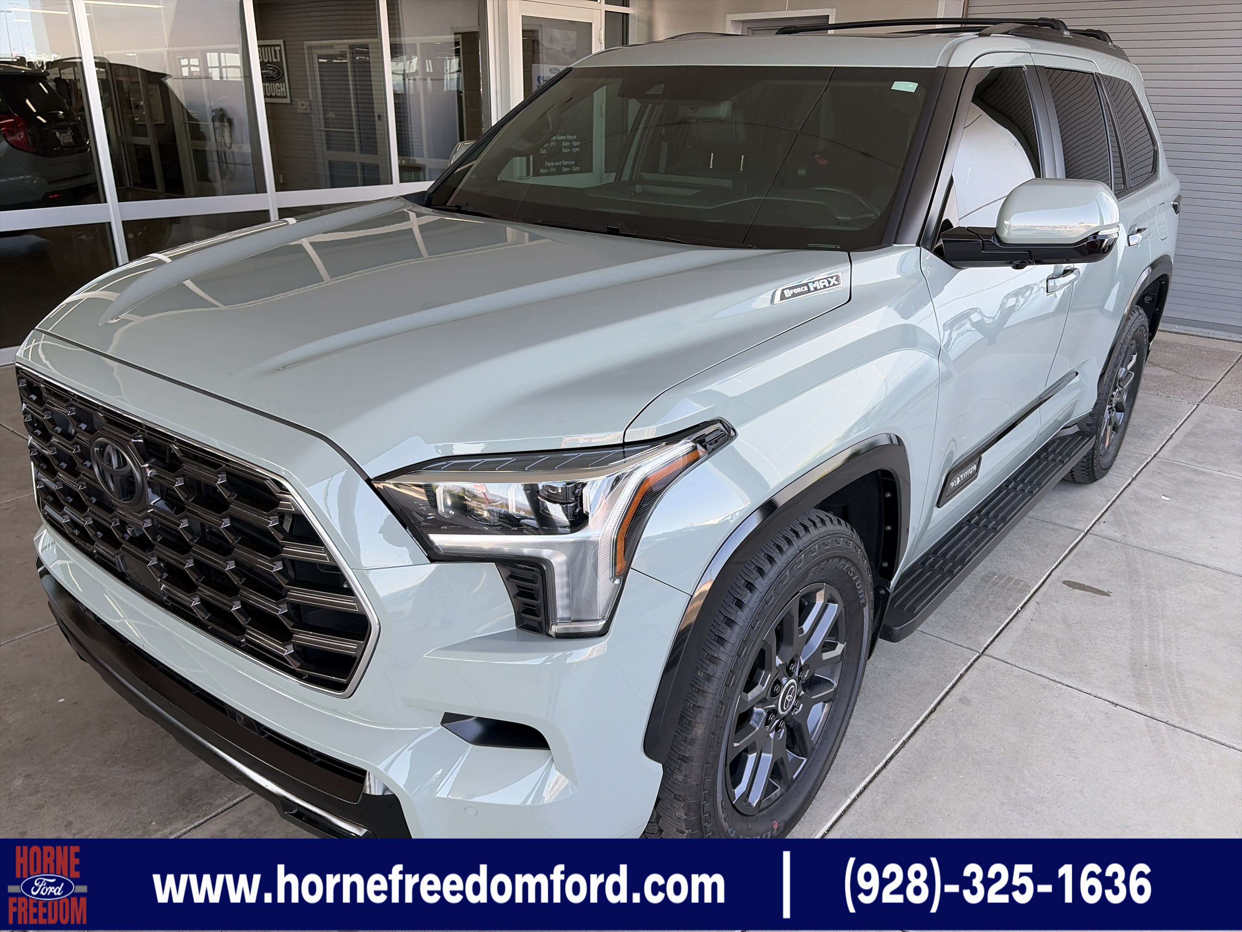 Used 2024 Toyota Sequoia Platinum AWD/4WD image 1
