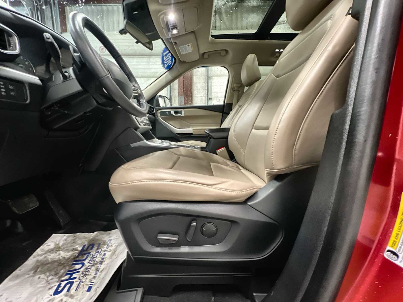 Used 2021 Ford Explorer XLT w/ Equipment Group 202A image 14