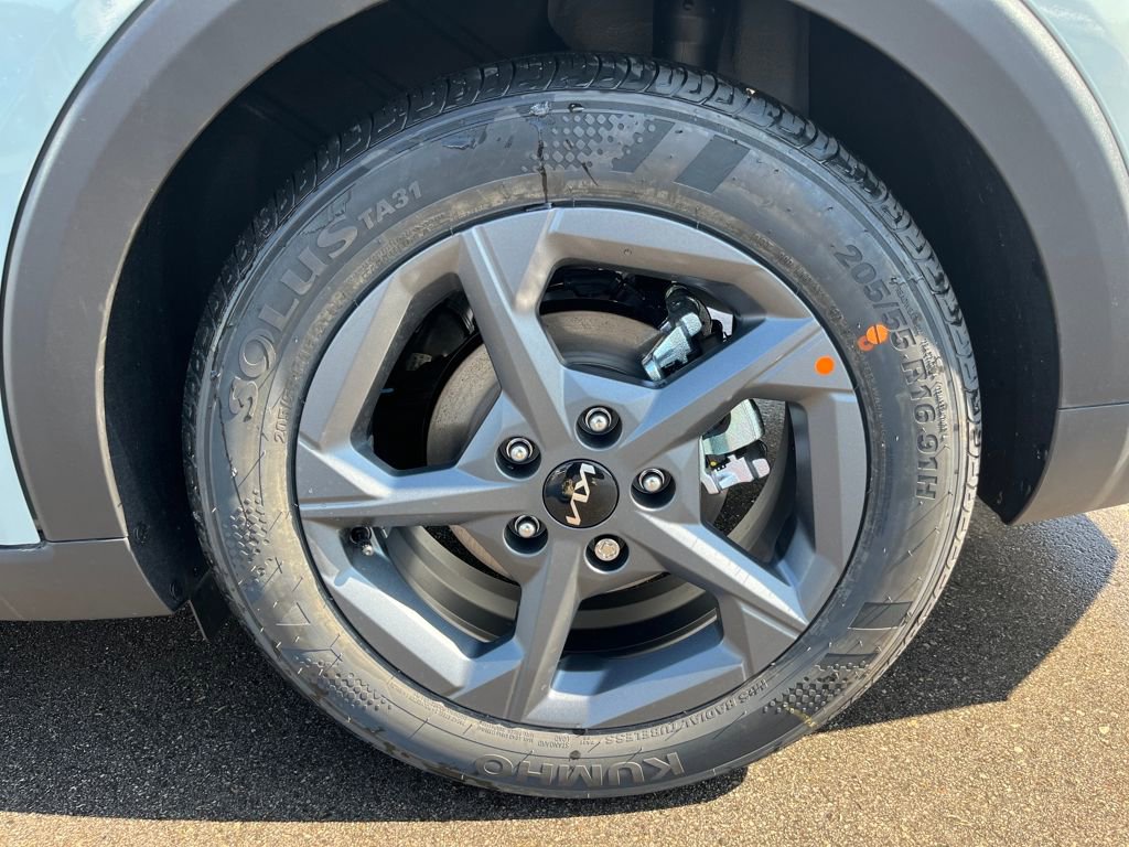 New 2026 Kia K4 LXS image 10