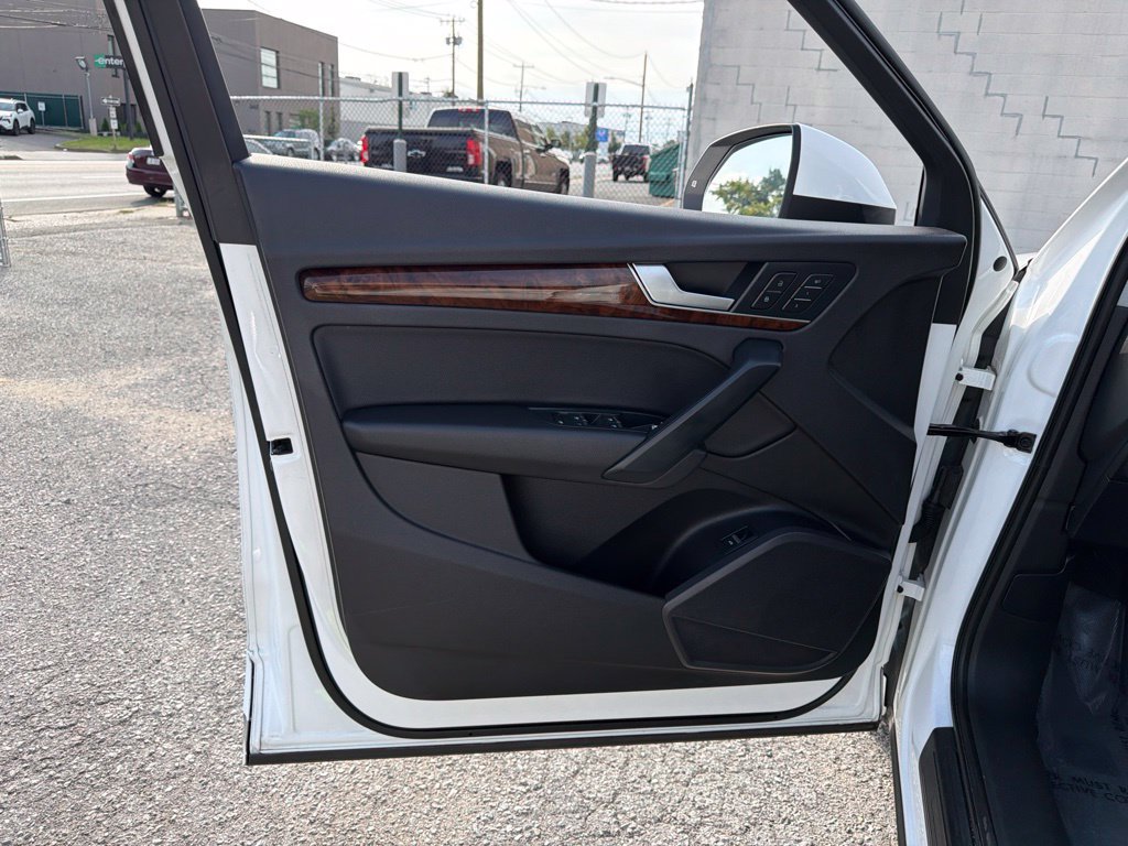 Used 2018 Audi Q5 2.0T Premium AWD/4WD image 30
