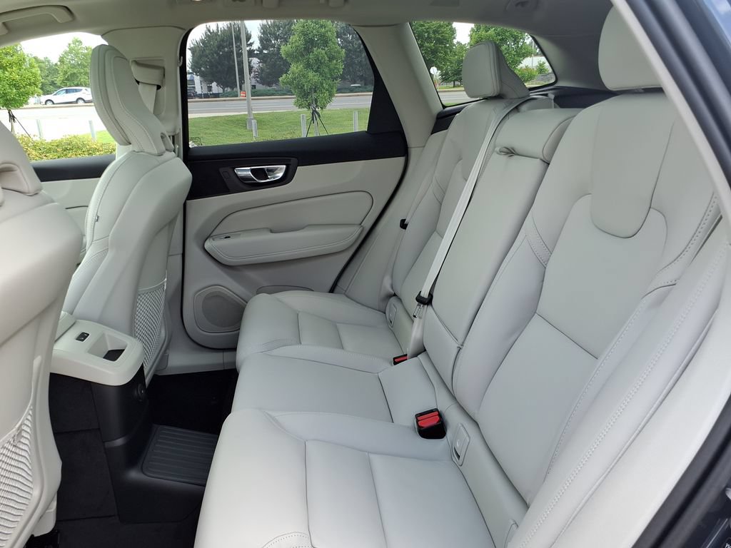New 2026 Volvo XC60 T8 Ultra w/ Protection Package Premier AWD/4WD image 16