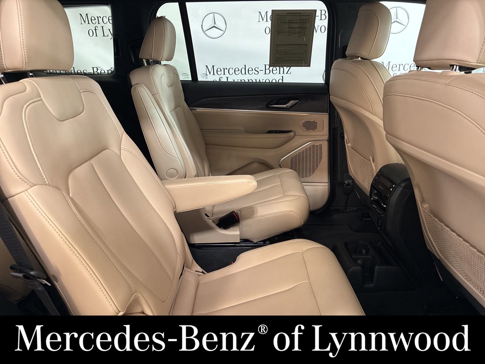 Used 2025 Jeep Grand Cherokee L Limited image 28