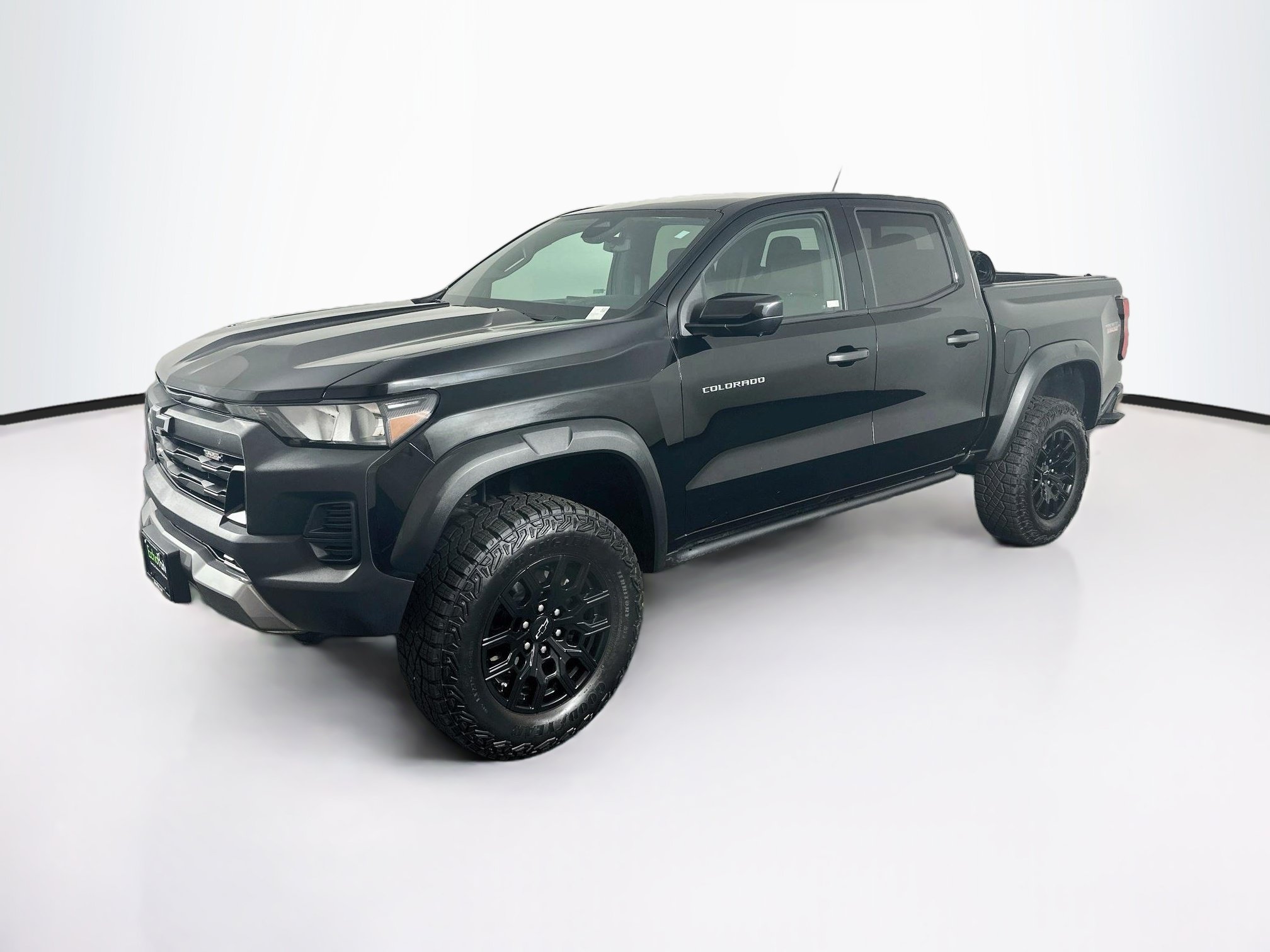 Used 2024 Chevrolet Colorado Trail Boss w/ Technology Package AWD/4WD image 3