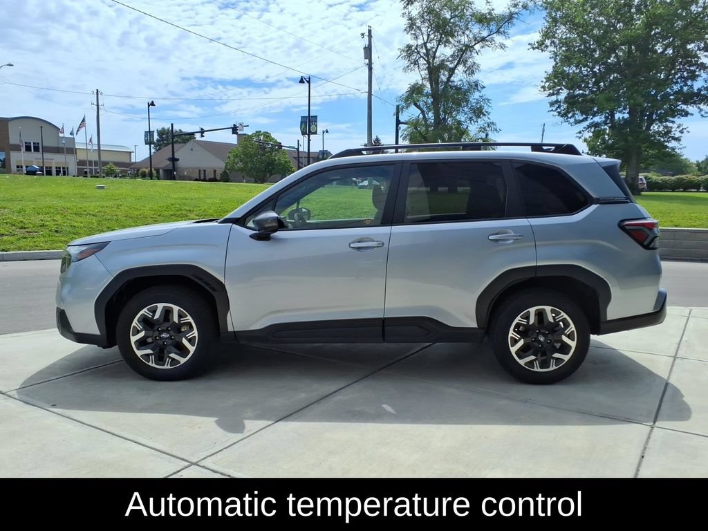 Used 2025 Subaru Forester Premium AWD/4WD image 4