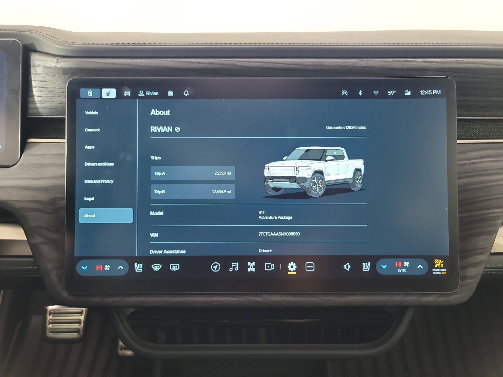 Used 2022 Rivian R1T Adventure image 27