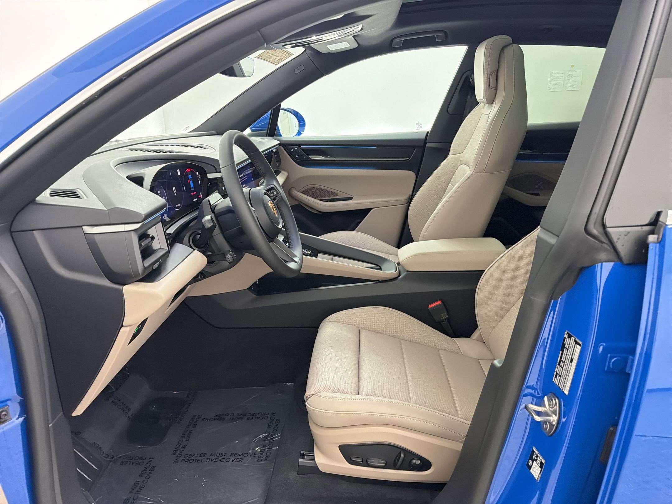 New 2026 Porsche Macan Electric RWD image 5