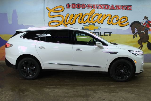 Used 2024 Buick Enclave Essence w/ Experience Buick Package image 1