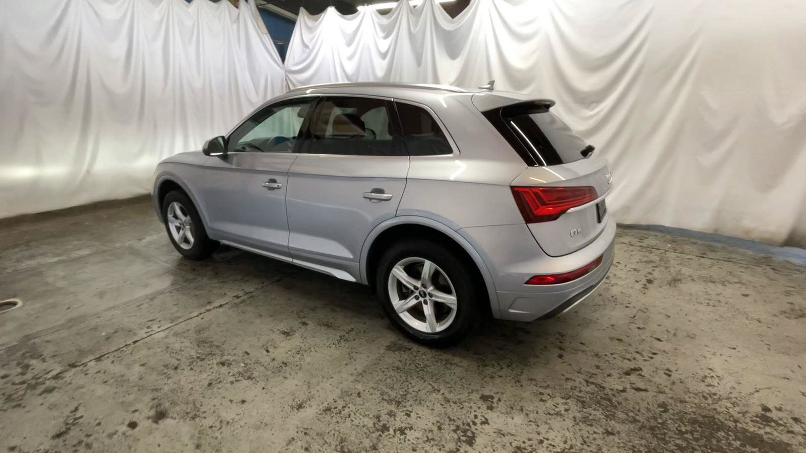Used 2021 Audi Q5 2.0T Premium w/ Convenience Package AWD/4WD image 10
