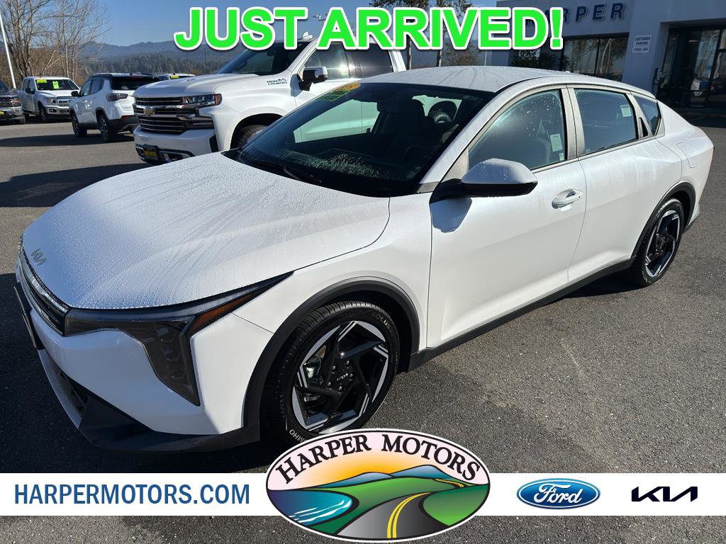 Used 2025 Kia K4 EX image 1
