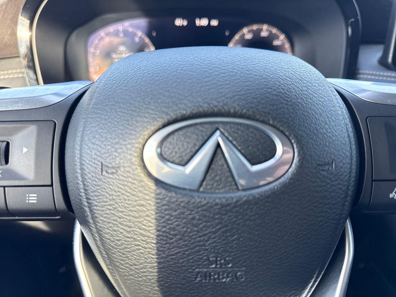 Used 2022 INFINITI QX60 Sensory image 30