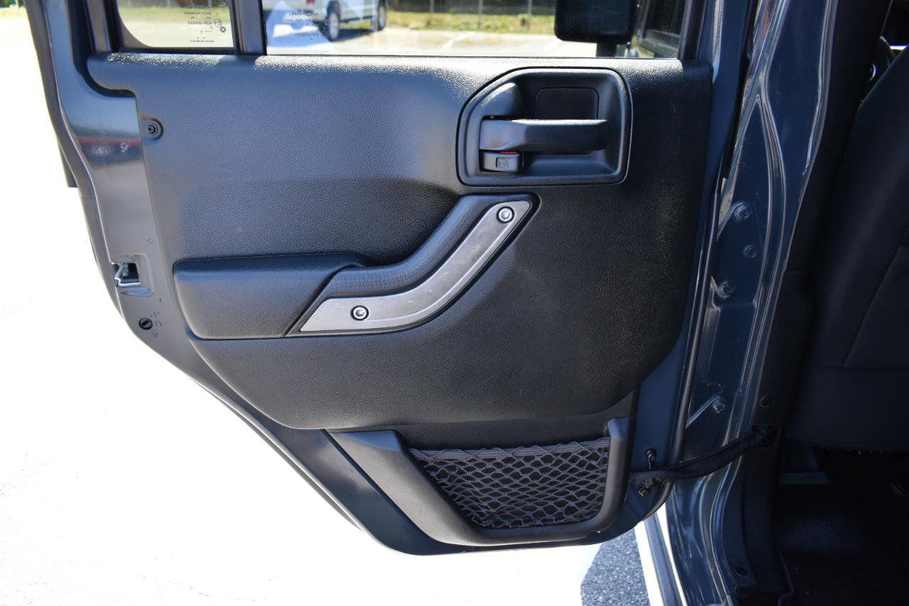 Used 2018 Jeep Wrangler Unlimited Sport S AWD/4WD image 36