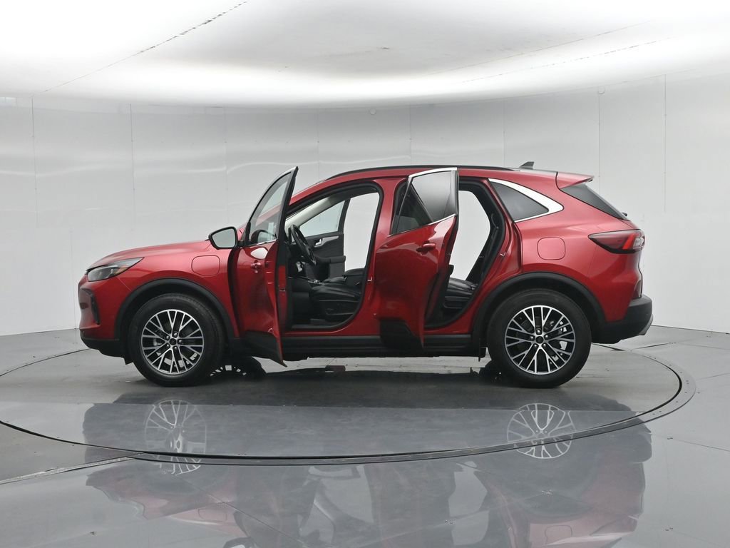 Used 2023 Ford Escape SE w/ PHEV Premium Package FWD image 38
