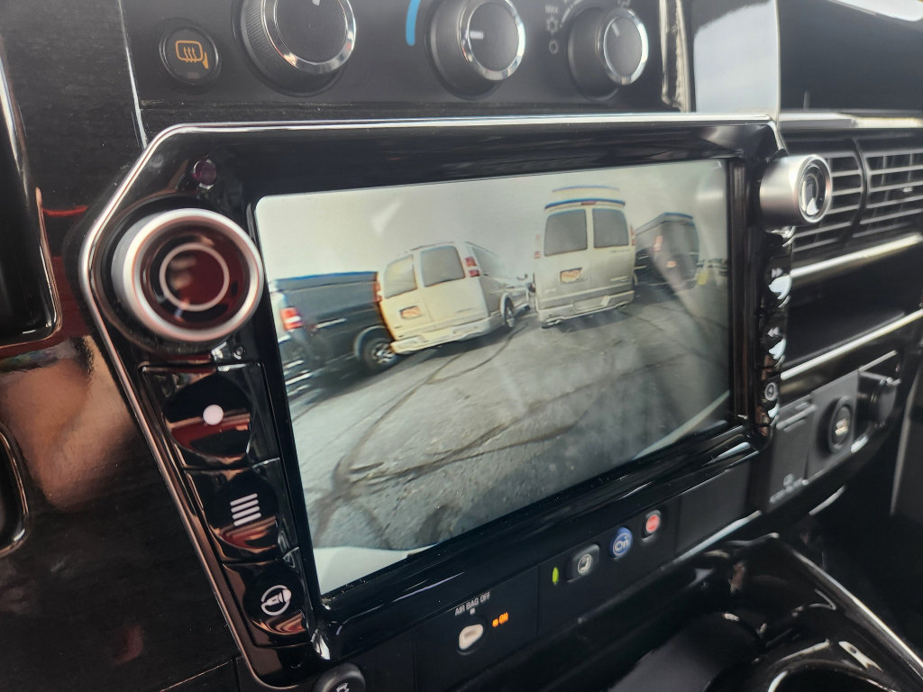 Used 2023 Chevrolet Express 2500 RWD image 33