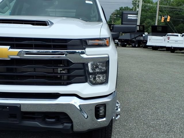 Used 2025 Chevrolet Silverado 3500 LT w/ Convenience Package AWD/4WD image 17