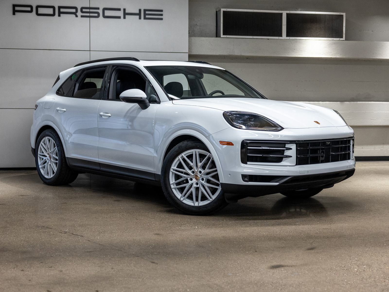 Certified 2025 Porsche Cayenne image 10