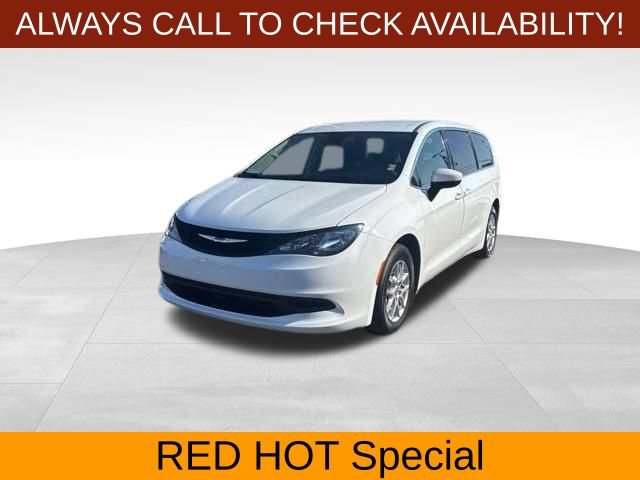 Used 2023 Chrysler Voyager LX FWD image 3