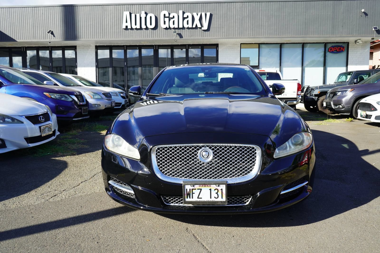 Used 2011 Jaguar XJ L Supersport RWD image 2