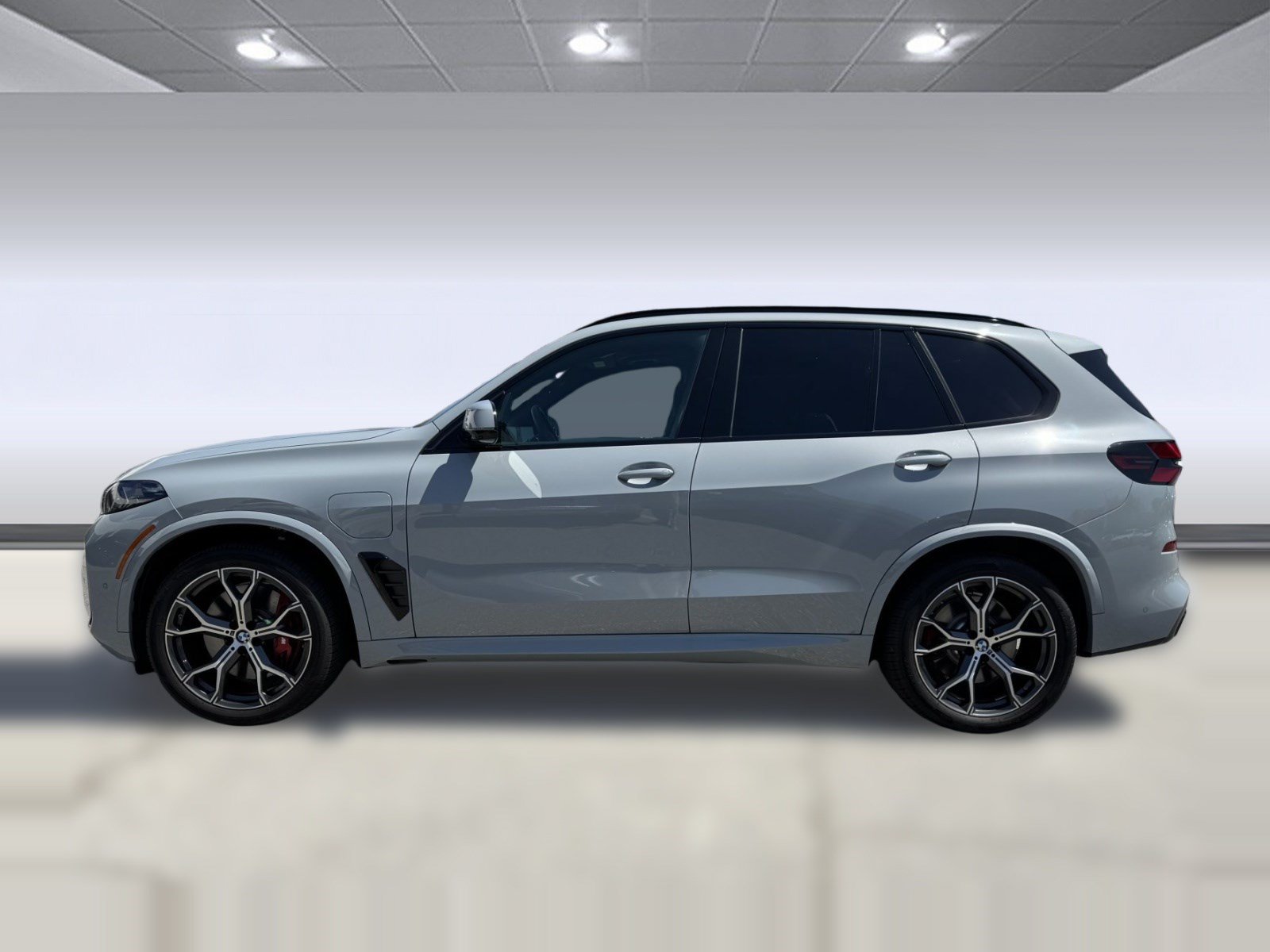 Used 2026 BMW X5 xDrive50e w/ Executive Package AWD/4WD image 2