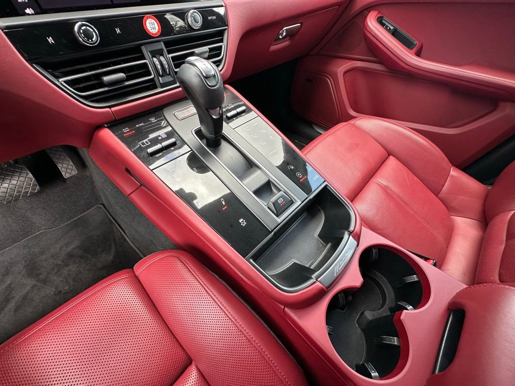 Certified 2023 Porsche Macan S image 31
