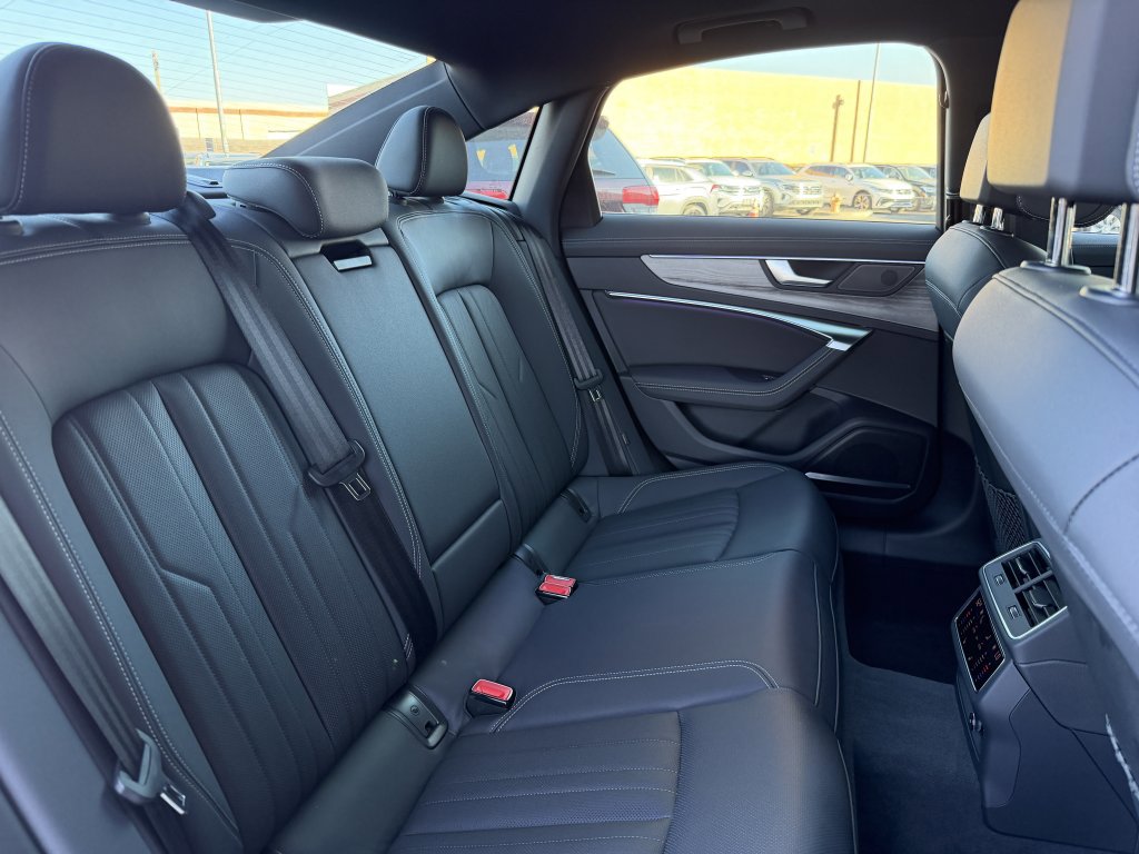Used 2024 Audi A6 Premium Plus w/ Premium Plus Package image 39