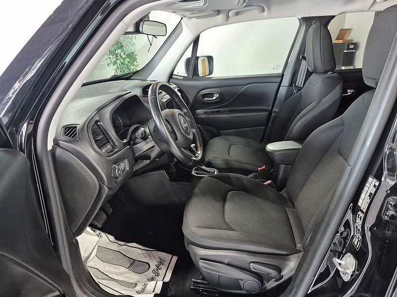 Used 2019 Jeep Renegade Altitude w/ Quick Order Package 2XM FWD image 25