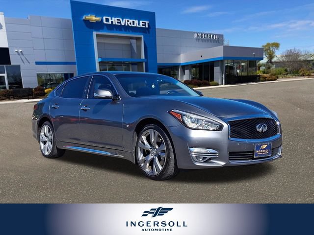 Used 2017 INFINITI Q70 L 3.7 w/ Deluxe Touring Package