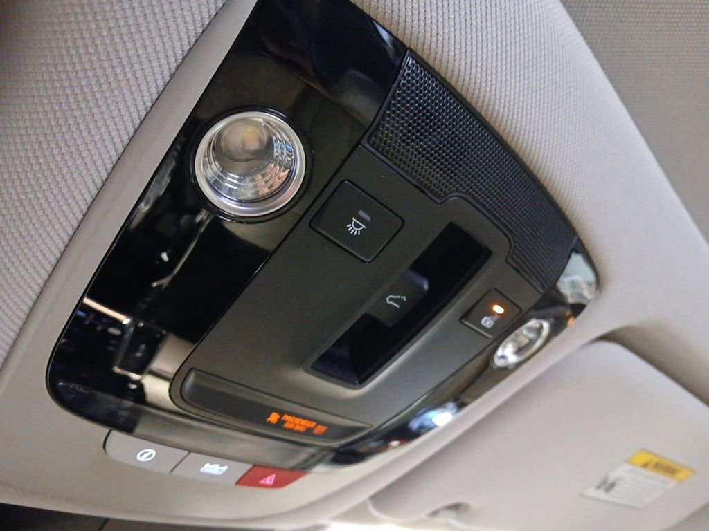 Used 2023 Kia Sorento SX Prestige image 21