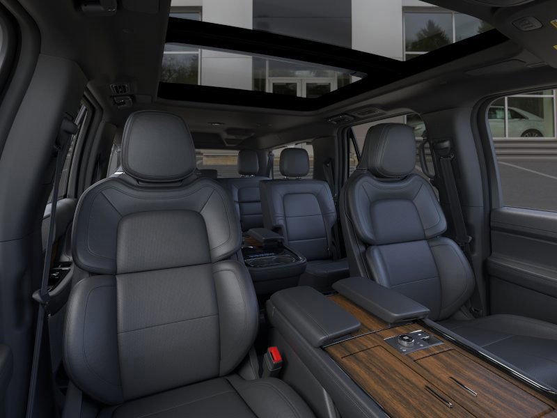 New 2024 Lincoln Navigator L Reserve image 18