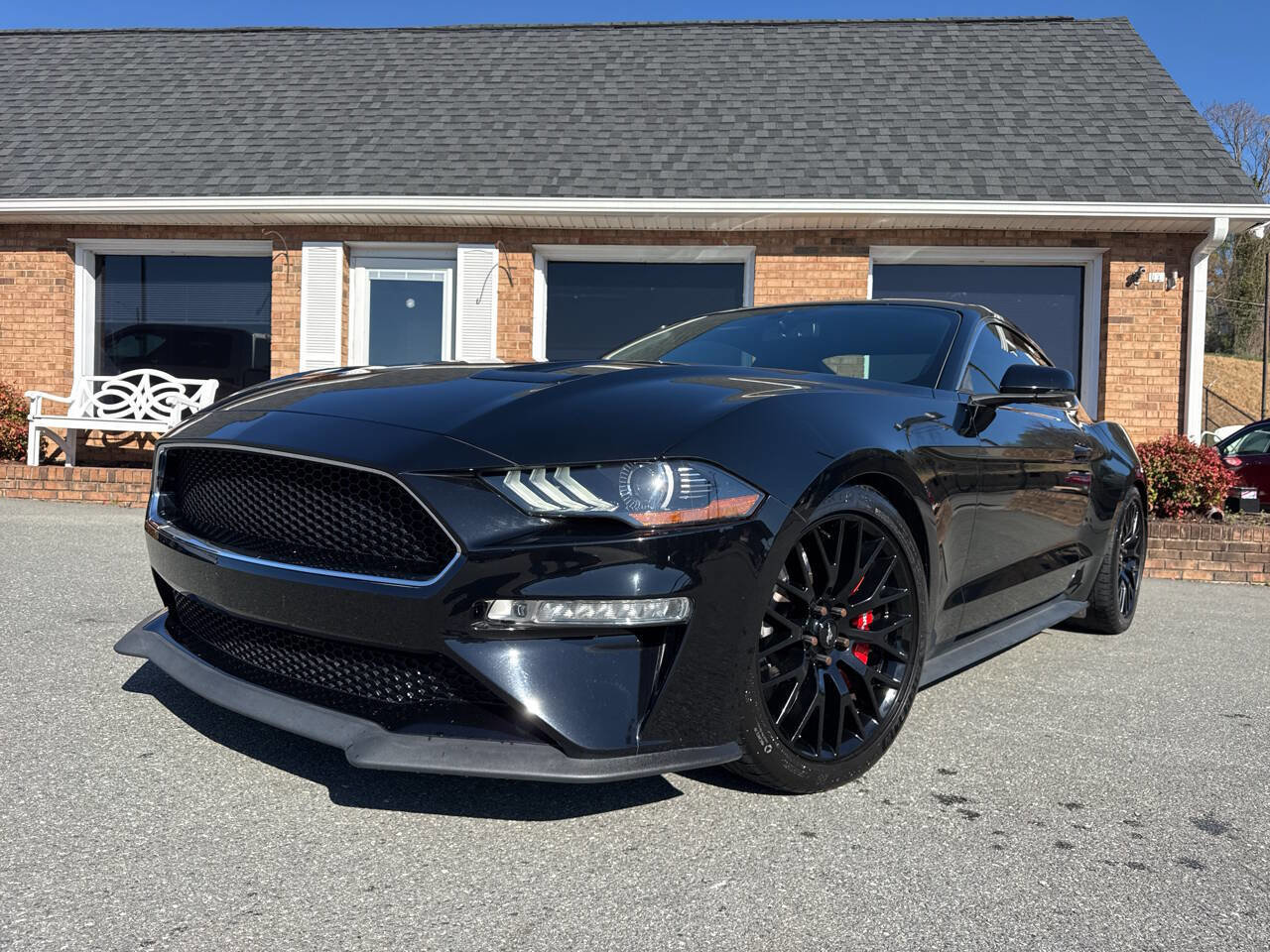 Used 2019 Ford Mustang Bullitt w/ Bullitt Electronics Package RWD image 3