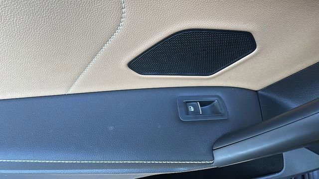 Used 2022 Volkswagen Tiguan SE image 28