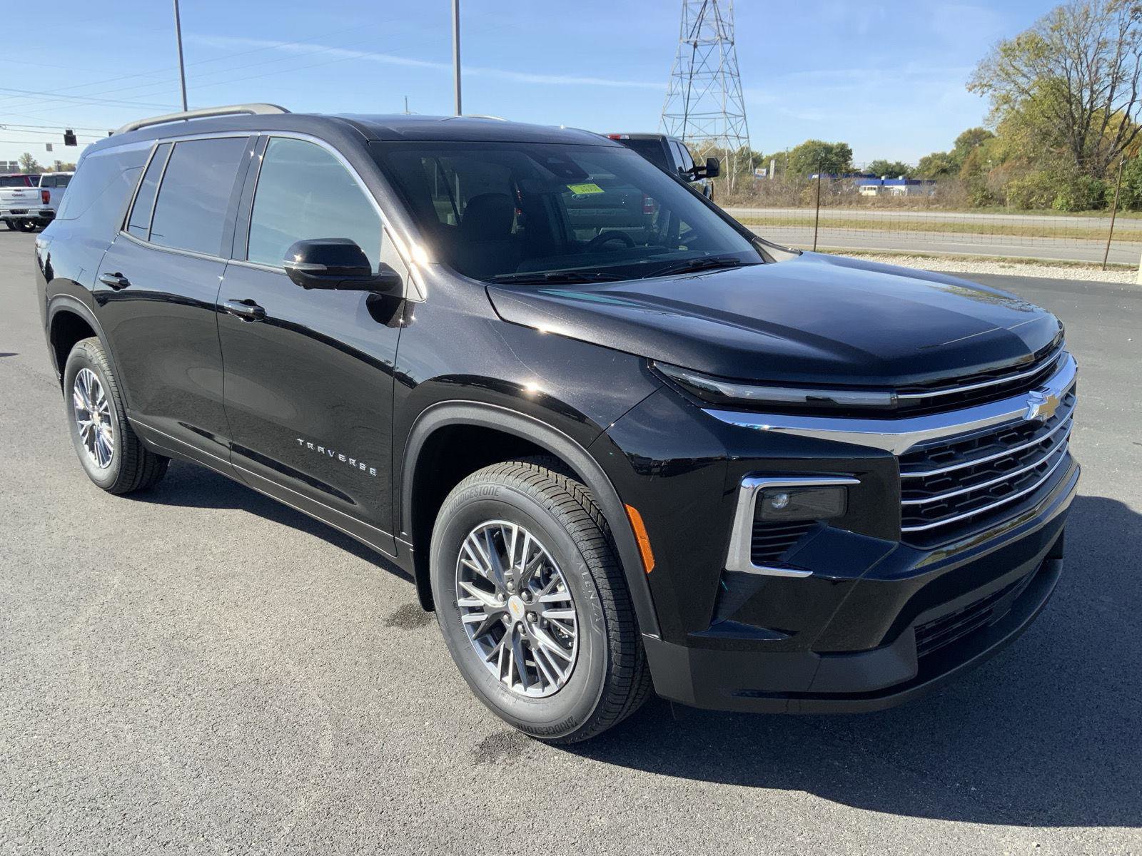 New 2026 Chevrolet Traverse LT w/ Driver Confidence Package image 2